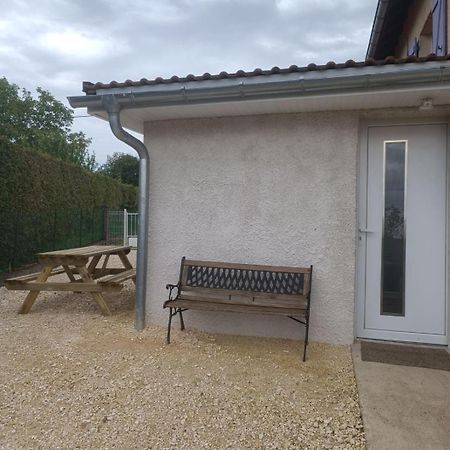 Le Petit Cocon Apartment Montbozon Bagian luar foto