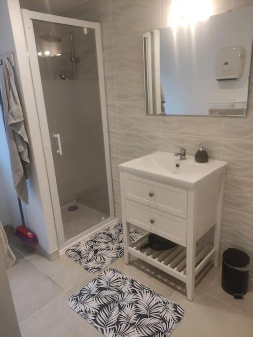 Le Petit Cocon Apartment Montbozon Bagian luar foto